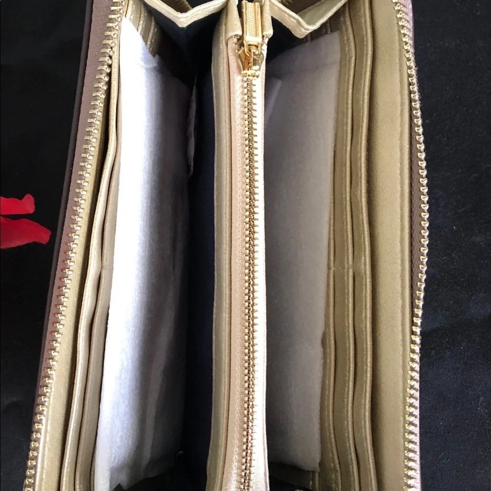 🎈Neiman Marcus Wallet - Picture 7 of 12